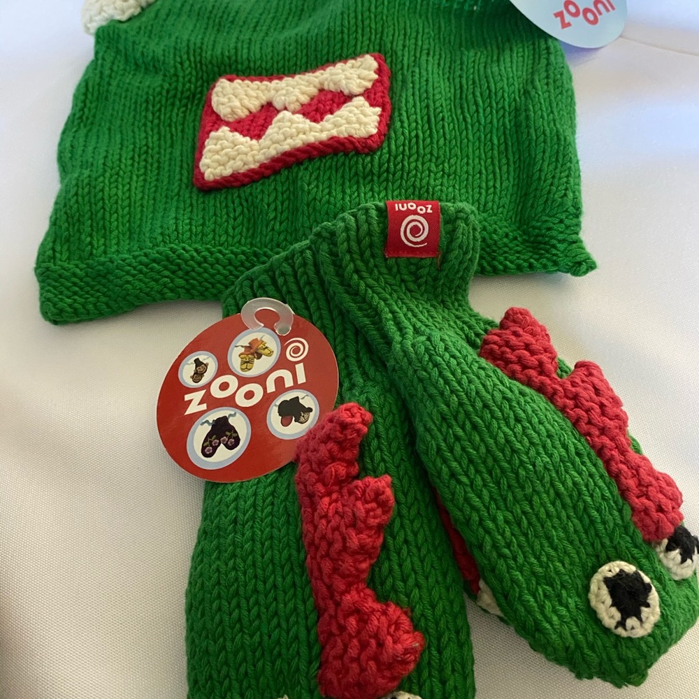 Adorable hat and mittens